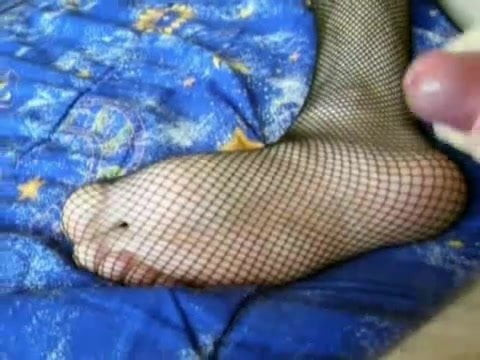 玩弄我的穿衣双脚