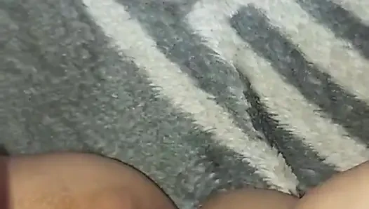 Gadis maja orgasme memek