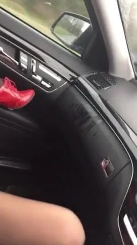 Ogazm aur dhara nikalna men uski car