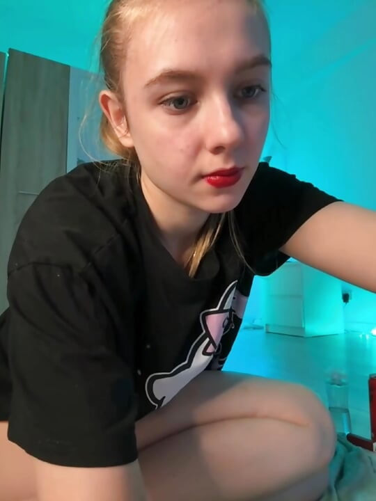 Jucielussie sucking dildo and sexy doggystyle