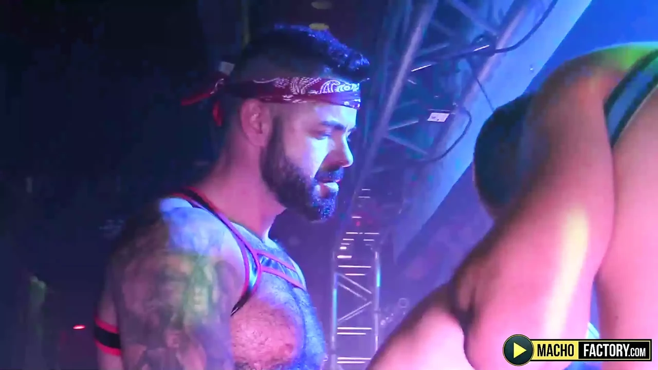 Jordi Slutx and Xavi Garcia Are Centers of Fucking in Orgy