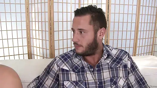 Молодые телочки обожают большие хуи: Keisha Grey