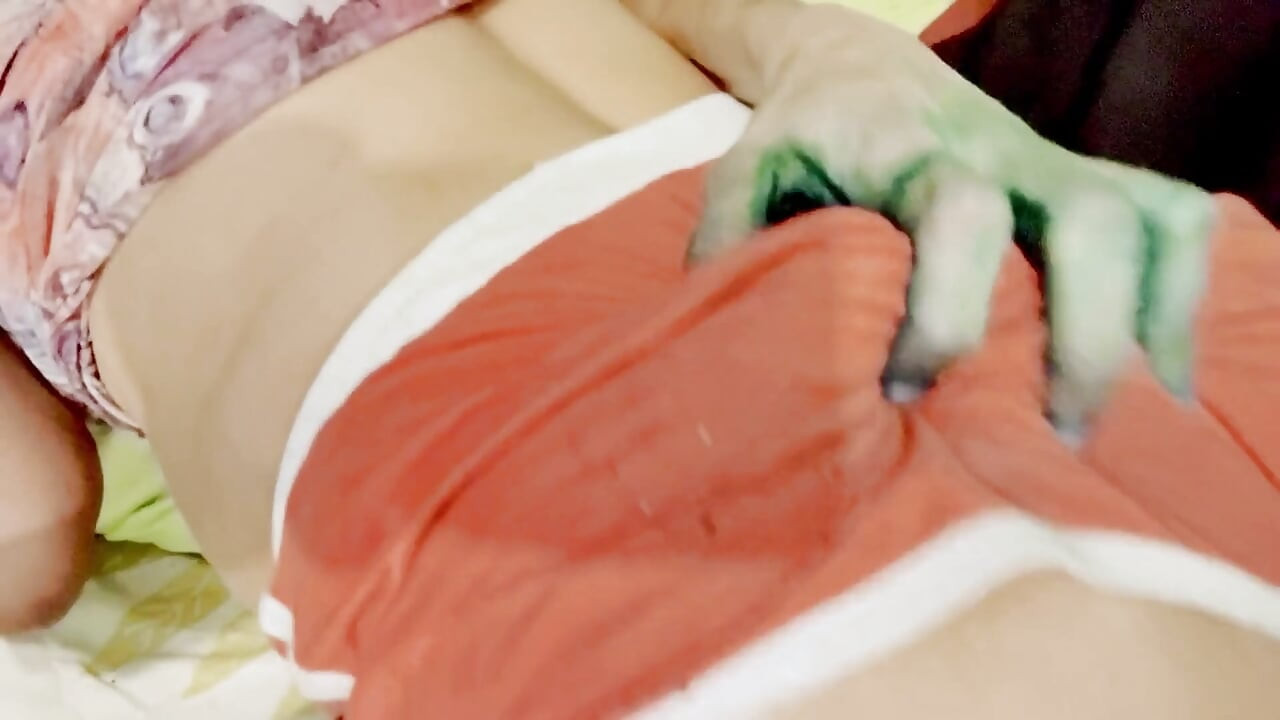 Holi Special Mms, історія за лаштунками