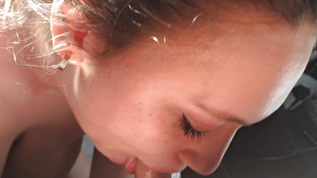 Tiefer Hals und eine große Dosis Sperma in meinem Mund