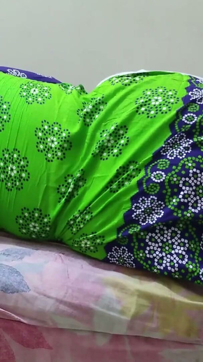Hostel ke bistar par College Girl apane pati dvara chode jate hai - Indian 18 sal pati patne ki choda chudi MMS | Clip 1