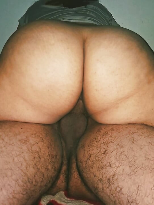 I went to visit my boyfriend and ended up giving him some delicious sittings