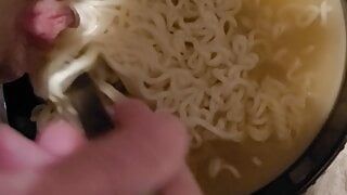 Piscio, figa e noodles