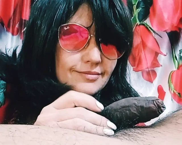 Slut Wife Blowjob closeup with sunglasses