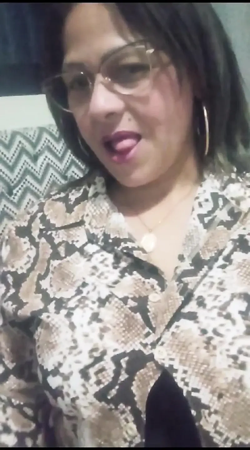 Mommy Loves to Masturbate Alone