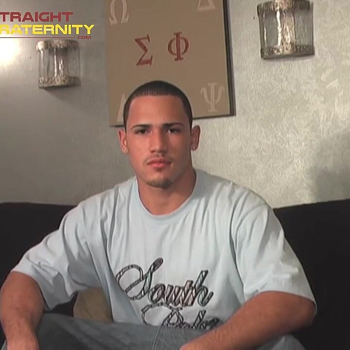 A primeira punheta gay do sexy boxeador Luis