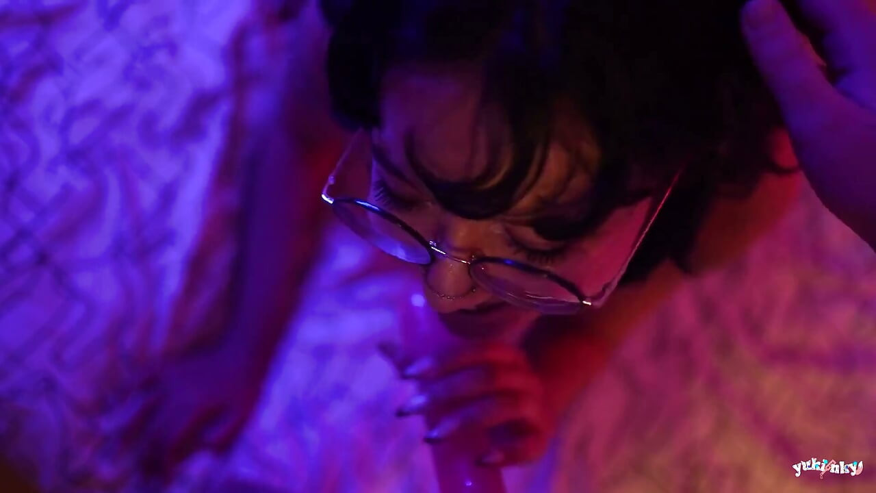 Strapon Lesbian: I Fuck Her in Front of Her Guy