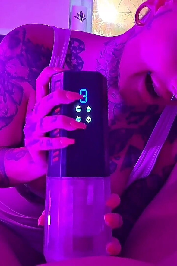 Girlfriend Experience Using Masturbator Toy