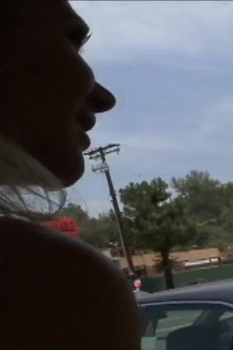 Futai lesbian intens cu vibrator cu două fețe