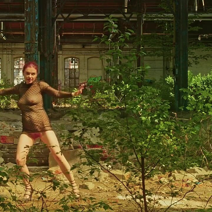 Erotics in Ruins