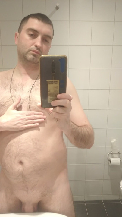 Kedves nők, megmutatom magam nektek.