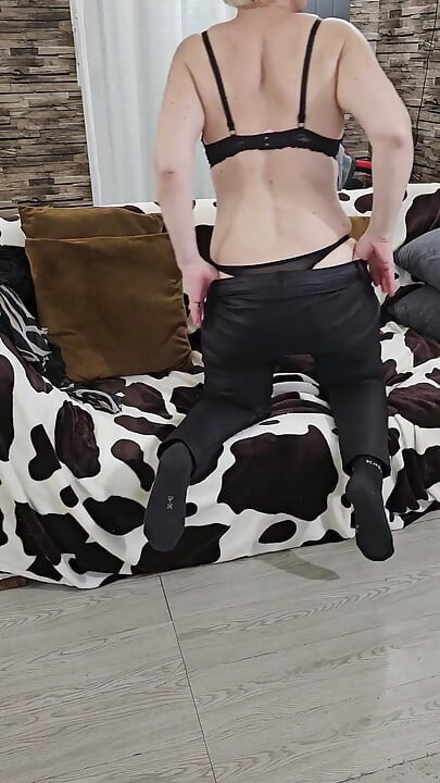 Reife Mutter, Geil Wie Die Hölle, Wartet Auf Mehr Als Nur Deinen Schwanz