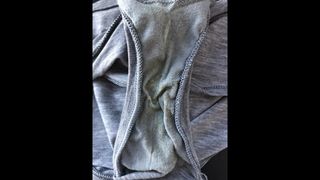 Sd 肮脏的内裤：灰色，把我的精液加到她男朋友的身上
