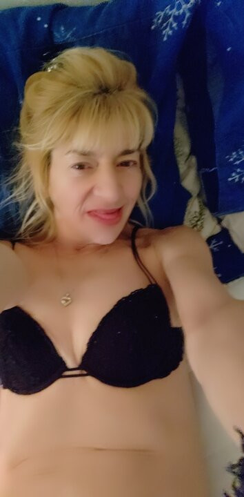 Cougarlishis napalona milf dity mama chuda biała blondynka dresming z tobą