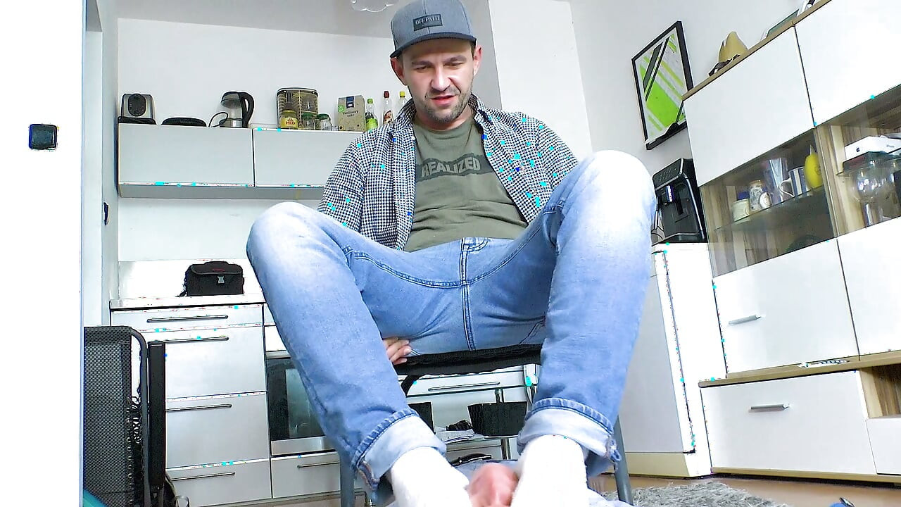 Playful Dominance: Guy Romes Commands Bazz to Worship and Tickle His Soles
