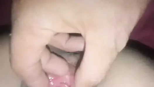 Tiba2 kakak masuk kamar langsung obok2 memek sempit aku