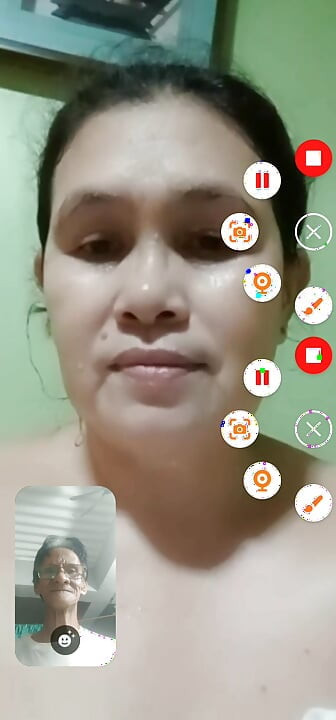 Nakon posla se kupa dok ja drkam