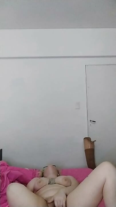Çift ampute mastürbasyon yaparken siki için çığlık atıyor!