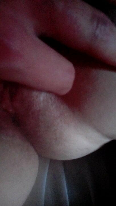 Close up hairy clit rub