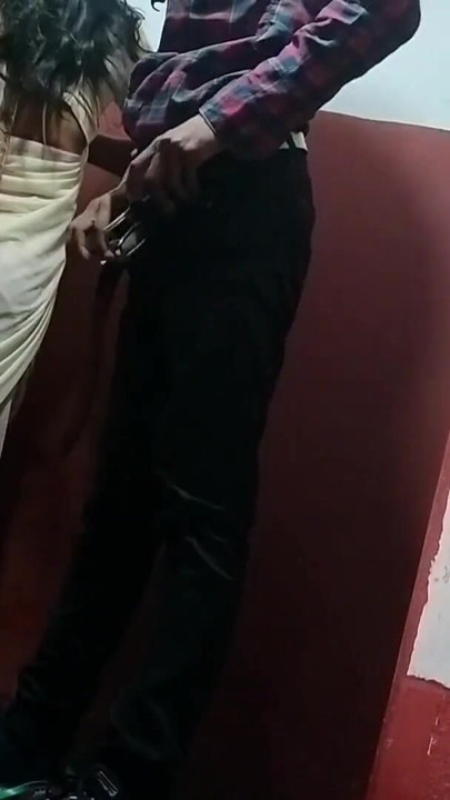 Morate podijeliti trenutak iz "Seljačka žena se jebe u seksu u kupaonici (službeni video Villagesex91 )"