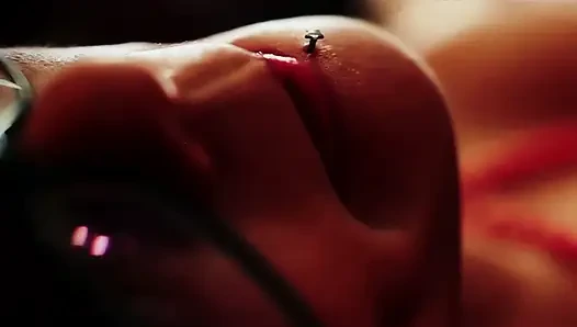 Lexi Ward и Holly D исследуют резиновый фетиш