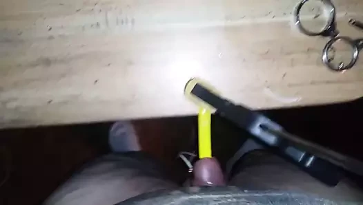 Soğuk bir yağmurlu günde idrar yolumu beceriyorum