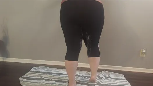 Amb3erlynn desperately pees herself in her tight leggings