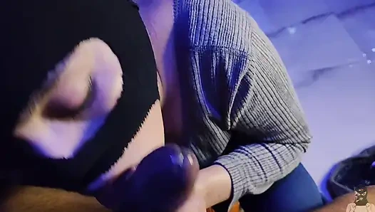 Adik tiriku kira aku pacarnya, baru sadar kalau tenggorokanku dientot habis-habisan!