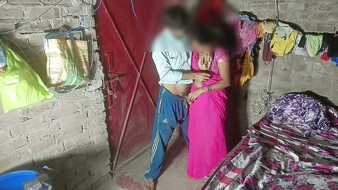 Secret sex in broad daylight, brother-in-law entered the sister-in-law's room and persuaded the sister-in-law to her, then sucked the nipples, choosing the sister-in-law, the sister-in-law landed the muscle and stood up to the doctor.