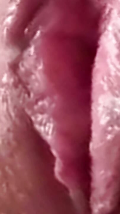 继母特写湿漉漉抽搐高潮的巨大多汁骚逼