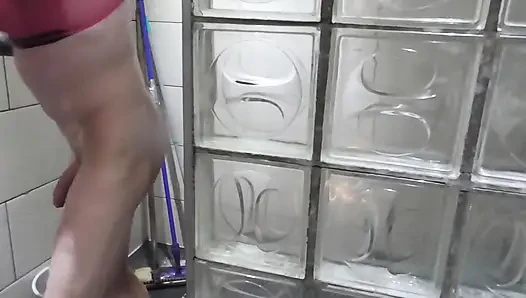 Sissy dan aku di kamar mandi