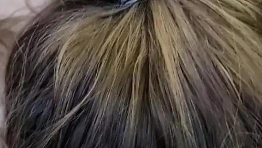Öffentlicher blowjob und outdoor-ficken, sperma auf titten