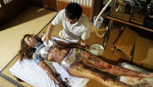 Извращенная японская телочка Seto Himari принимает это сзади