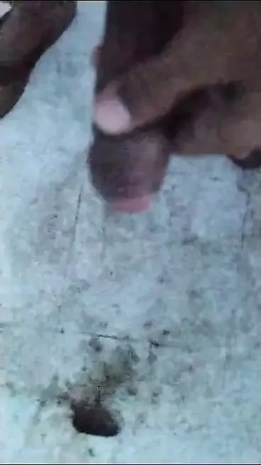 Maddy pravi svršavanje od 9 svršavanja u usporenom snimku na dnevnom svetlu.