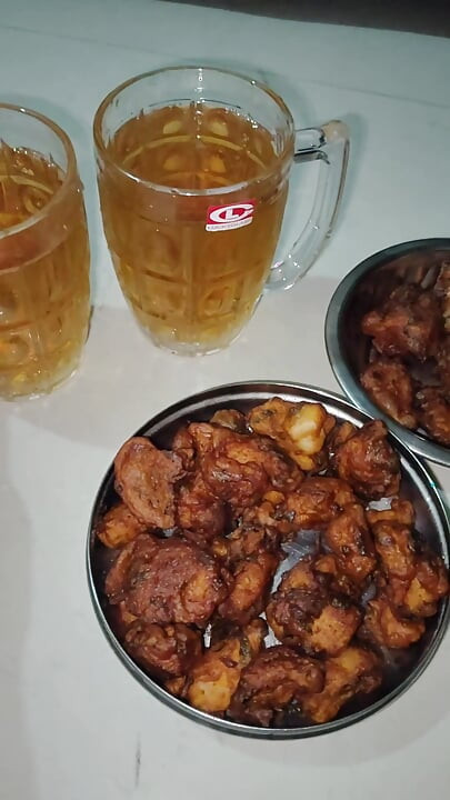 Biwi ne raat ko Beer pikar nashe me Beer ki Bottle ko Chut me Daal Diya