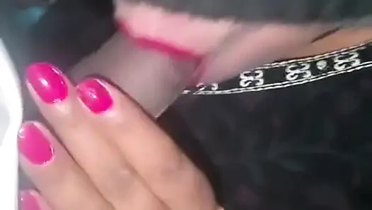 Istriku nyepong kontol nikmat banget