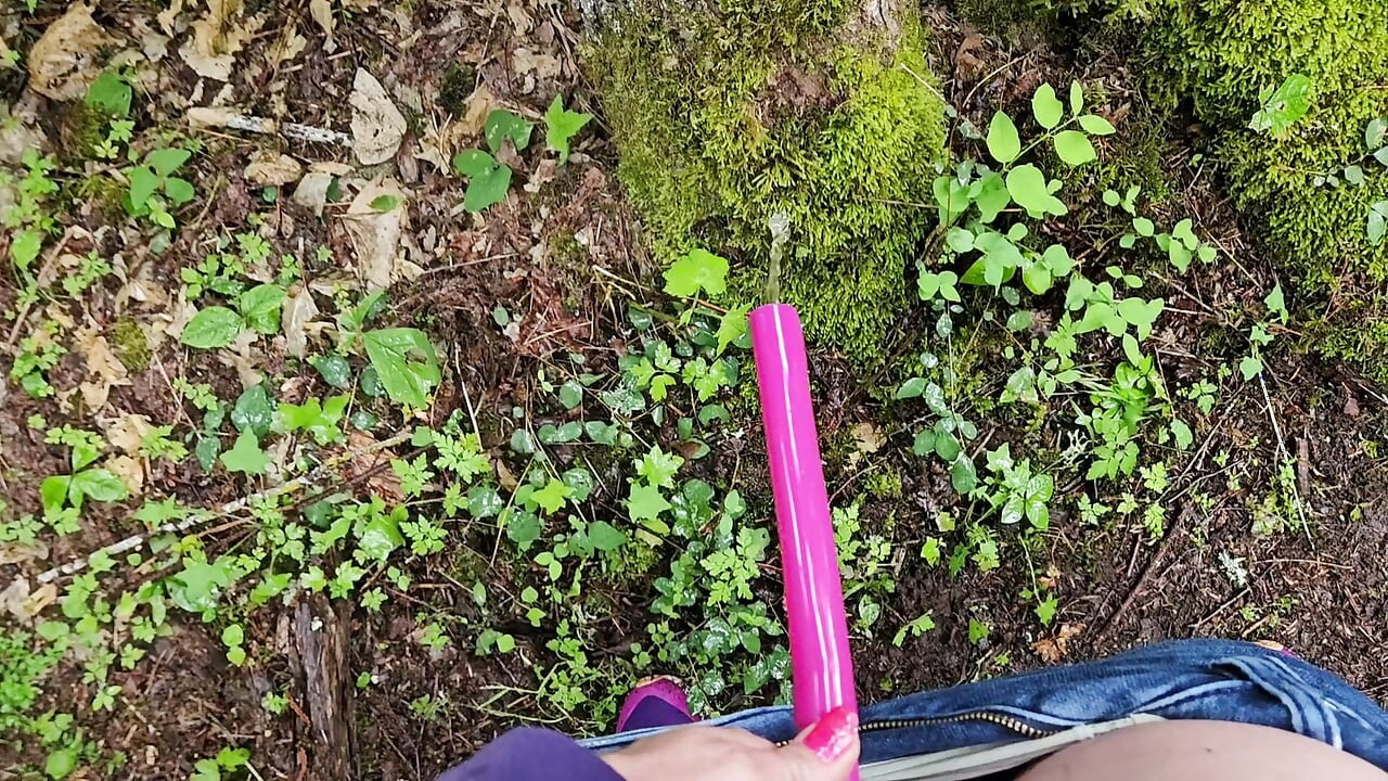 Tree Piss with Female Urination Device