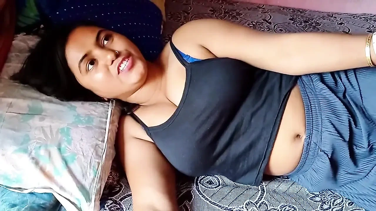 Desi Village girl tight pussy outdoor xxx video, Desi Village hot girl sex