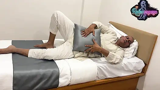 Пасынок женился и принес жену домой, затем занимался сексом перед отчимом, и отчим наблюдал за всем этим.