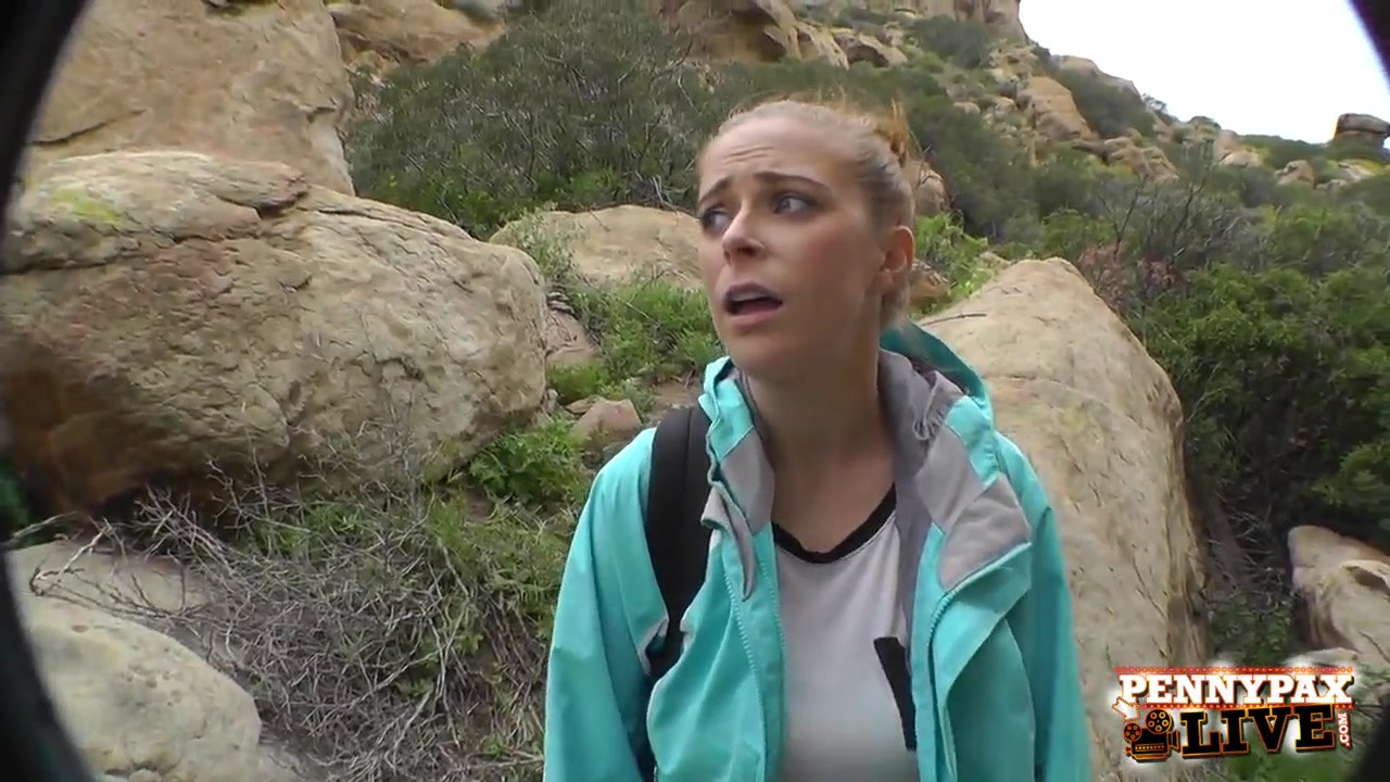 ペニー・パックスとサラ・シェボンの素晴らしいハイキングハメ撮り3p