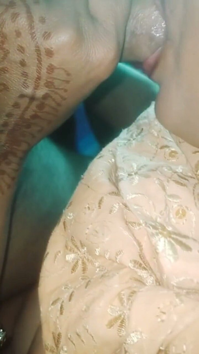 Desi indian soniya bhabi sucking dick | Clip 2