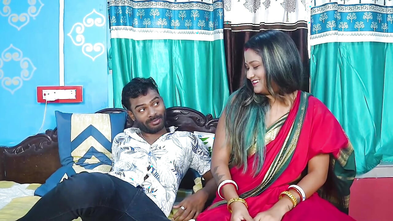 Pados ki bhabhi ko paise ka lalach deke chod diya