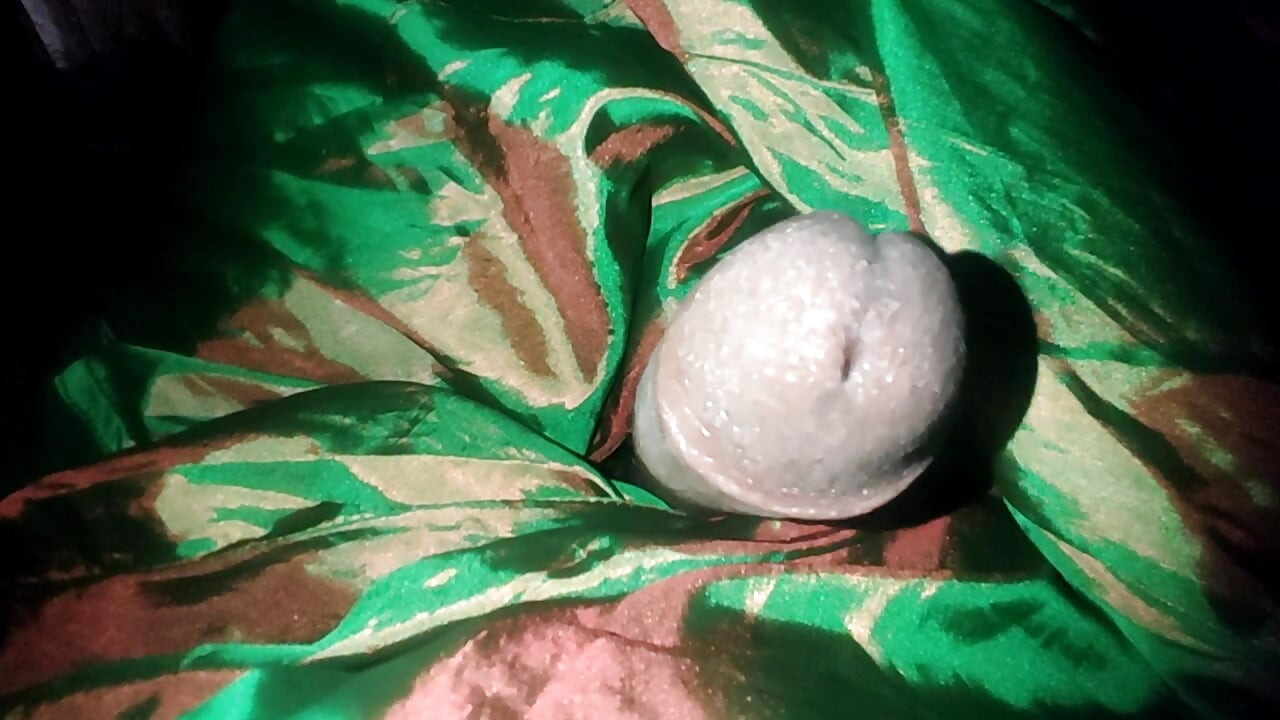 Satin silk handjob porn - Girlfriend satin dualtone dress handjob (147)