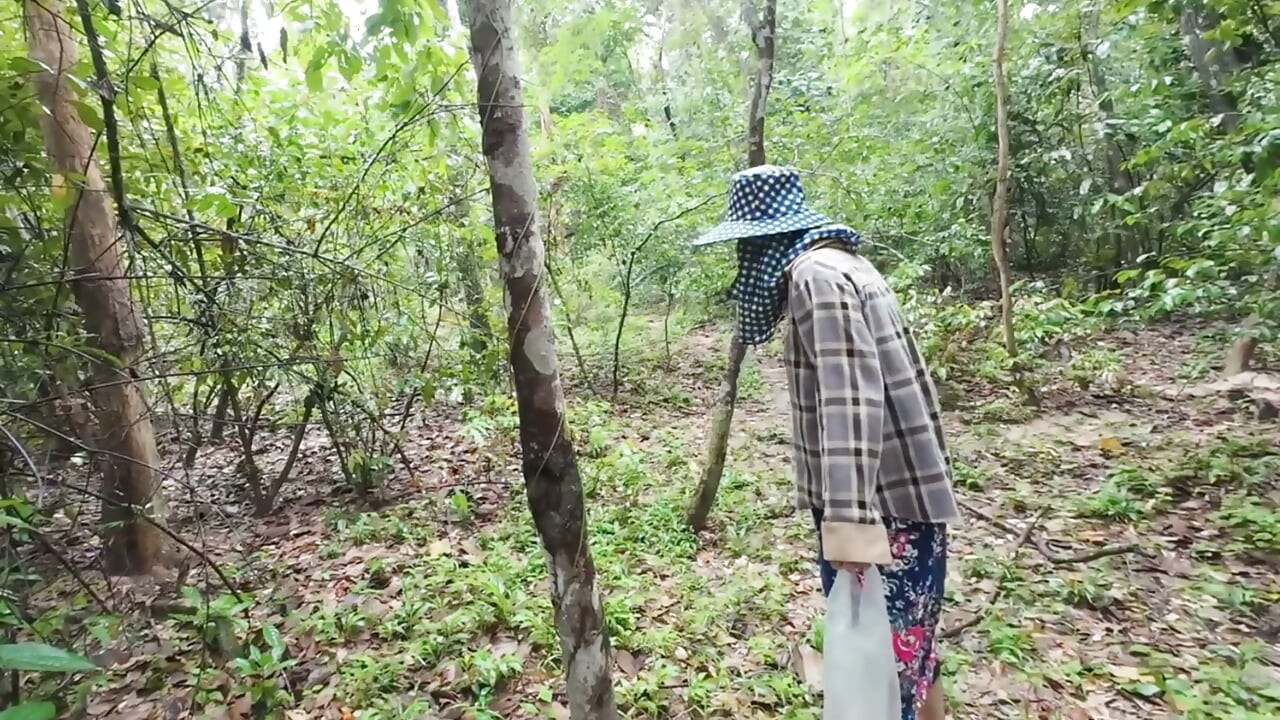 Thai Teenager Walks around Picking Mushrooms and Gets Fucked in the Pussy. Thai Audio