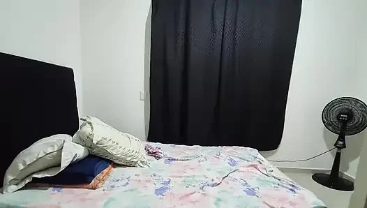 MILF Has Bareback Sex with a Guy From Tinder