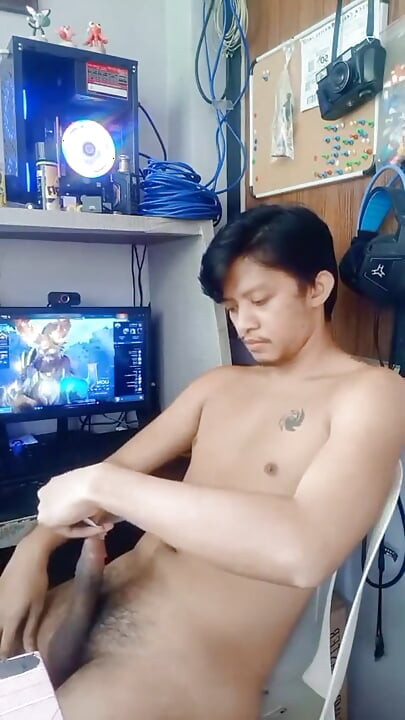 Hot Pinoy Boy Taste Himself